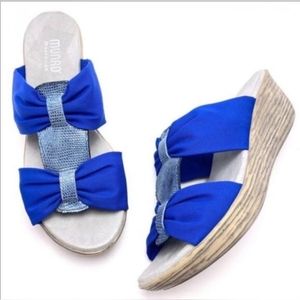 Munro American Vanessa Blue Snakeskin Bow Wedge Women's Sandals sz 6 M